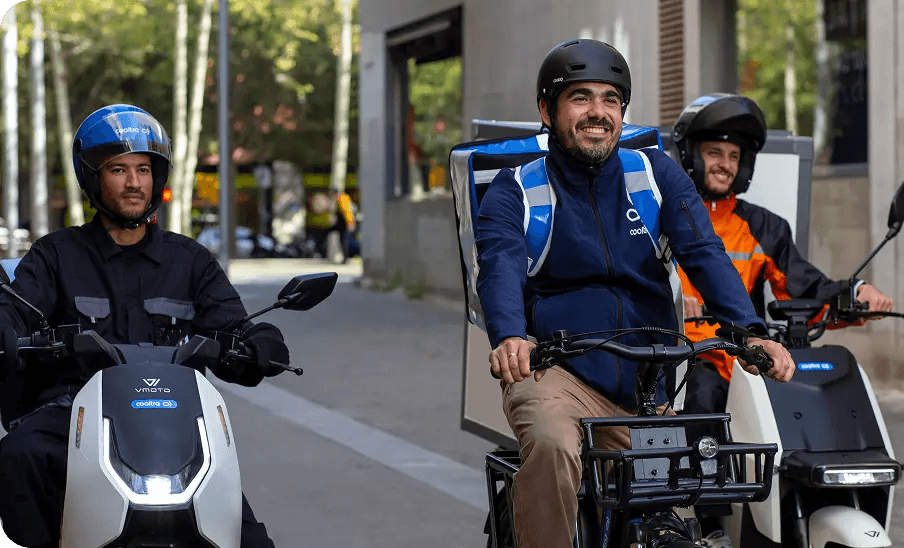 Soluciones de movilidad eléctrica para empresas: bicicletas y scooters eléctricas de reparto que impulsan una logística urbana sostenible y eficiente.