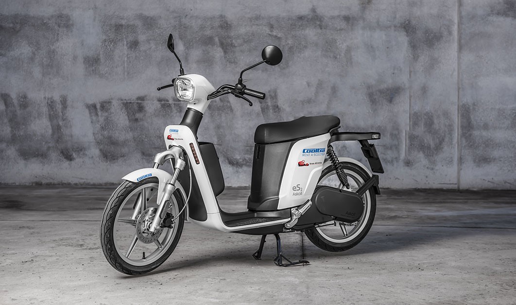 Cooltra cierra un acuerdo con Línea Directa para ofrecer vehículos eléctricos de cortesía Cooltra y Línea Directa
